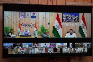 मुख्यमंत्री ने समस्त जिलाधिकारियों के साथ की वर्चुअल बैठक, 15 अक्टूबर तक किसी भी स्थिति में प्रदेश की सभी सड़कों को किया जाए गड्ढामुक्त